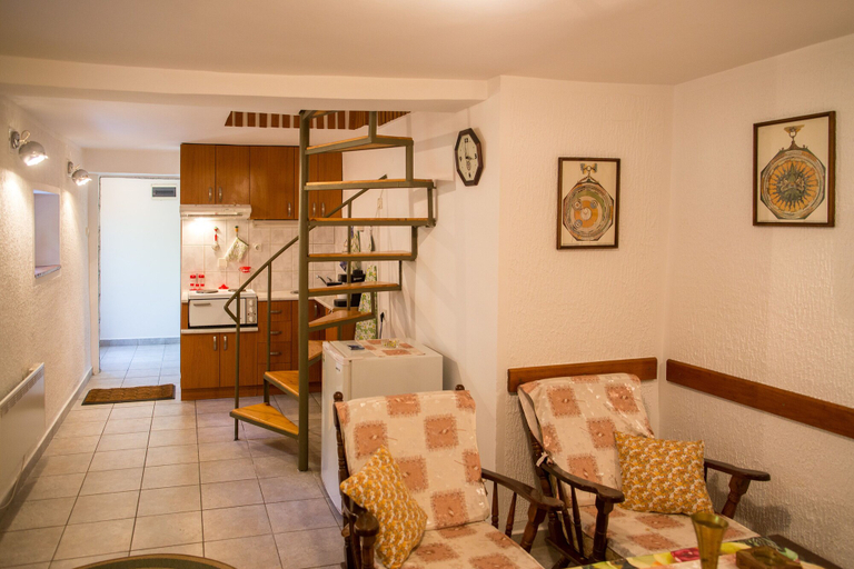 Others 4, Apartment Azur