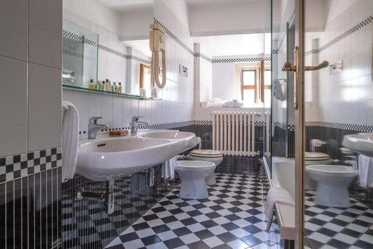 Bathroom, Castello di San Gaudenzio, Pavia