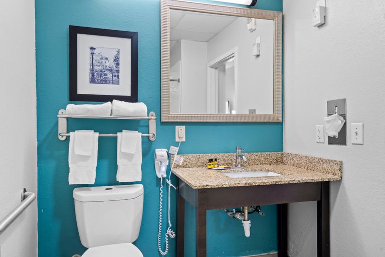 Bathroom 4, Blue Water Inn & Suites, Bw Signature Collection, Onslow