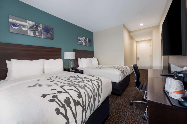 Bedroom 3, Sleep Inn Brooklyn - Sheepshead Bay, New York