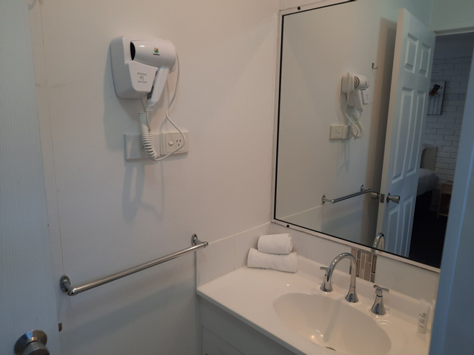 Bathroom 6