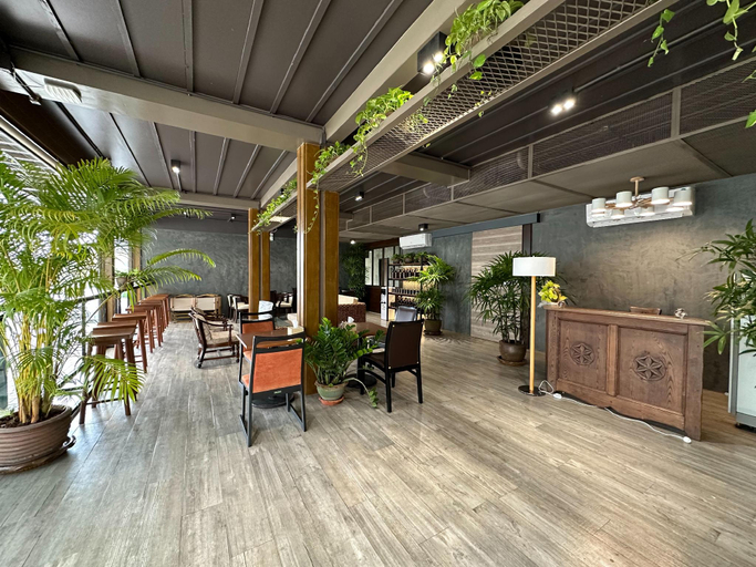 Public Area 2, Aor Ang Lodge Bangpra, Si Racha