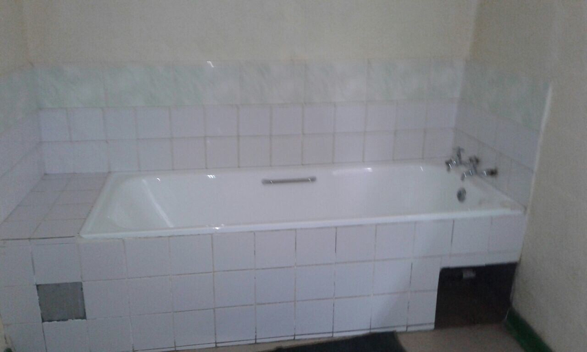 Bathroom 3, Kazungula Guest House, Chobe