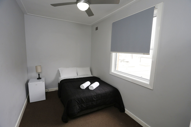 Bedroom 2, The Lakes Hotel, Wyong - South and West