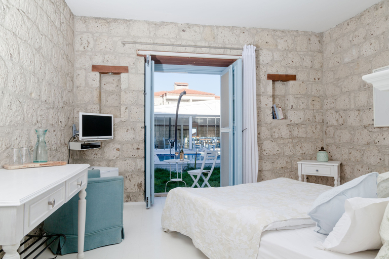 Bedroom 4, Evliyagil Hotel by Katre, Çeşme