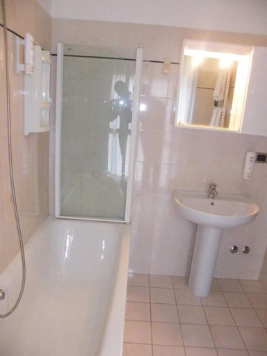Bathroom 4, Hotel Serena, Rieti