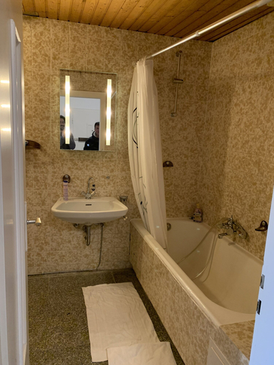 Bathroom 5, Mitten im Herzen von Hannover, Region Hannover