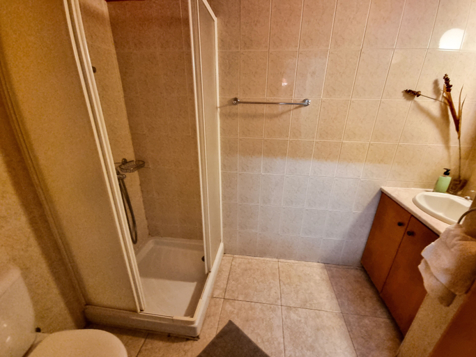 Bathroom 3, Dock Holiday Pool Apartment, Larnaca