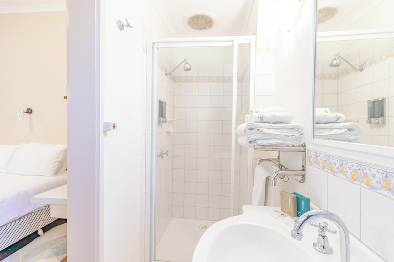 Bathroom 5, Warburton Lodge, Yarra Ranges - Central