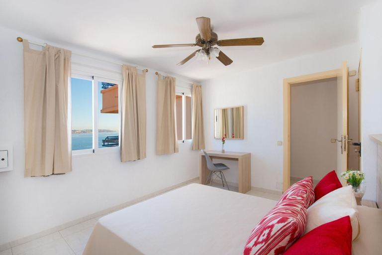 Bedroom 3, Apartamentos Calablanca, Baleares