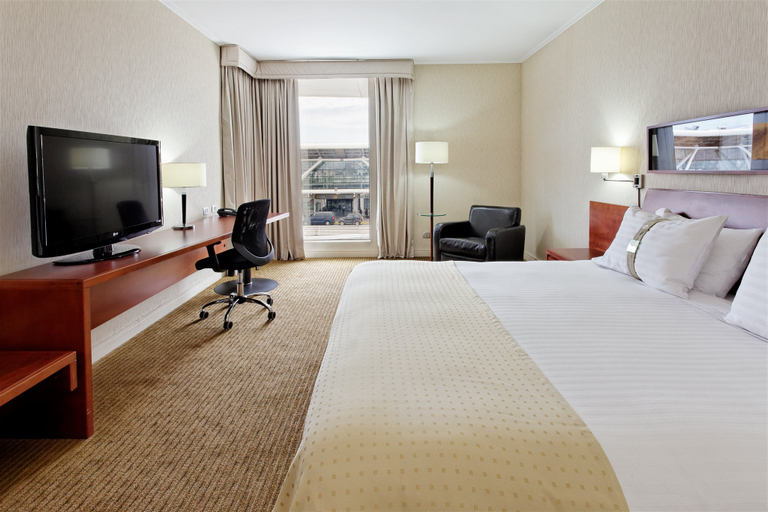 Bedroom 4, Holiday Inn SANTIAGO - AIRPORT TERMINAL by IHG, Santiago