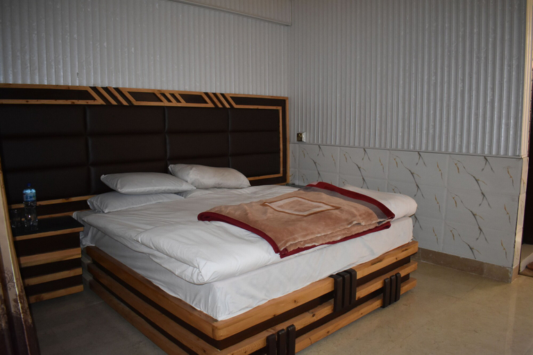 Bedroom 5, Clifton Hotel, Hazara