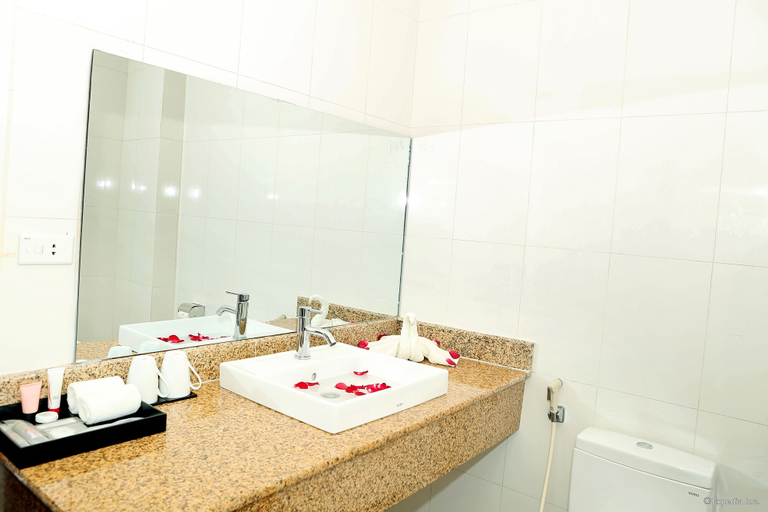 Bathroom 4, Muong Thanh Lai Chau Hotel, Lai Châu