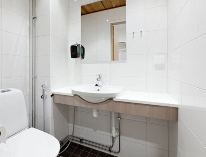 Bathroom, Holiday Club Tahko Spa Apartments, North Savonia