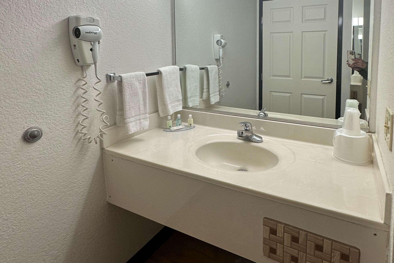 Bathroom 5, Quality Inn & Suites Junction, Kimble