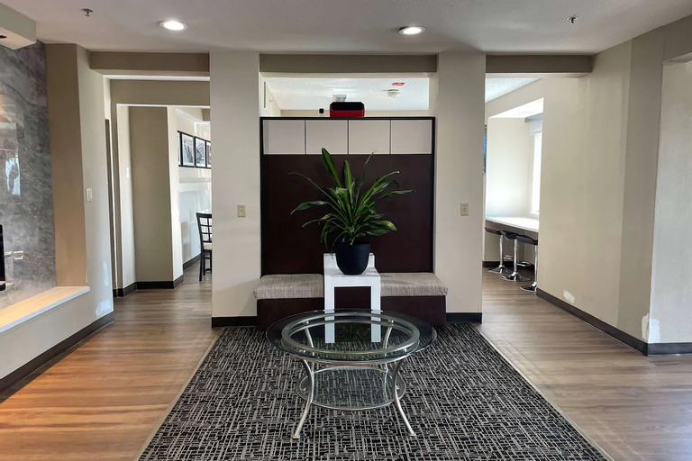 Public Area 2, Baymont by Wyndham Boardman, Mahoning
