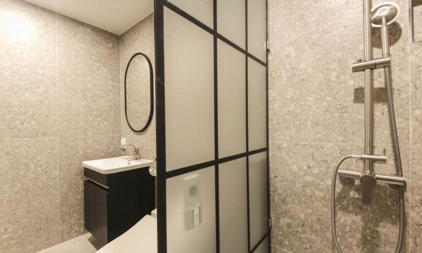 Bathroom 5