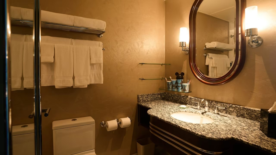 Bathroom 5, Disney's Hollywood Hotel, New Territories