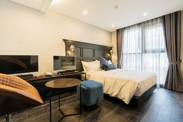 Bedroom 16