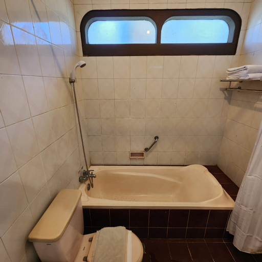 Bathroom 11