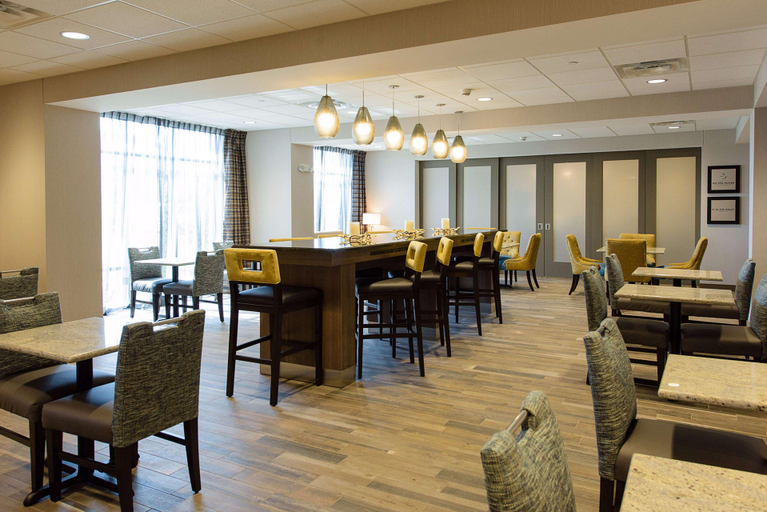 Food & Drinks 5, Hampton Inn By Hilton Superior Duluth, Douglas