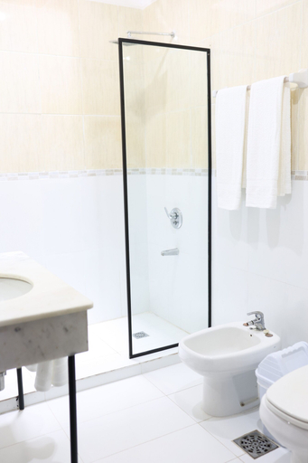 Bathroom 4, Hotel Terrazas Vista Verde, Lambaré