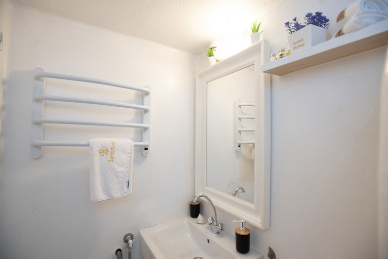 Bathroom 4, Seablue Town Maisonette, South Aegean