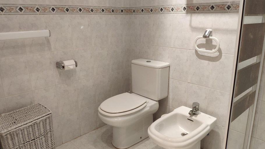 Bathroom 3, Entire house - 1 Bedroom Penthouse On Front Line Of The Beach, Almería