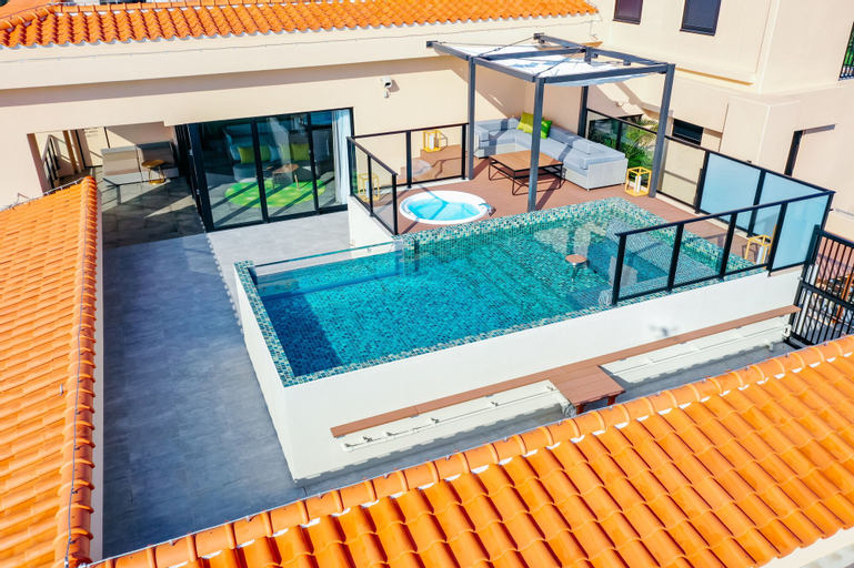 Swimming Pool 24