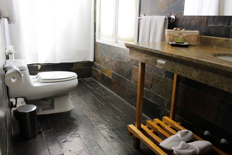 Bathroom 5, Zerohotel, Valparaíso