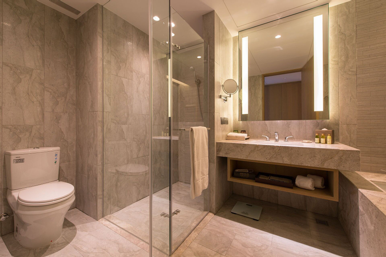 Bathroom 5, Everrich Golden Lake Hotel, Kinmen