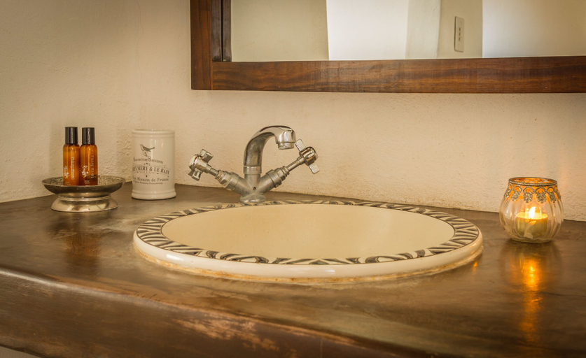 Bathroom 5, Mbizi Bush Lodge, Mopani