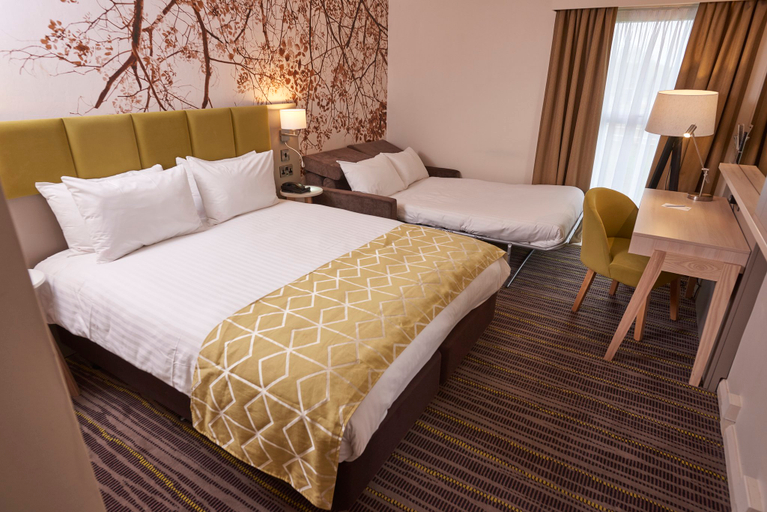 Bedroom 3, Holiday Inn NORTHAMPTON WEST M1, JCT 16 by IHG, Northamptonshire