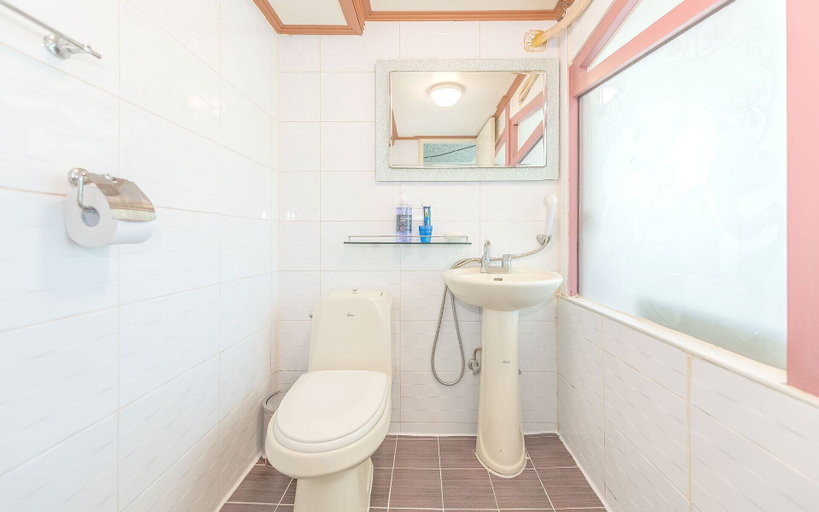 Bathroom 3, Fairy Pension, Sokcho