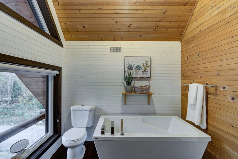 Bathroom 3, Chalet supérieur Le Mont-calm, Les Laurentides