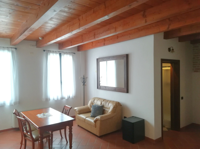 Others 5, Volivia Relais Exclusive, Mantua