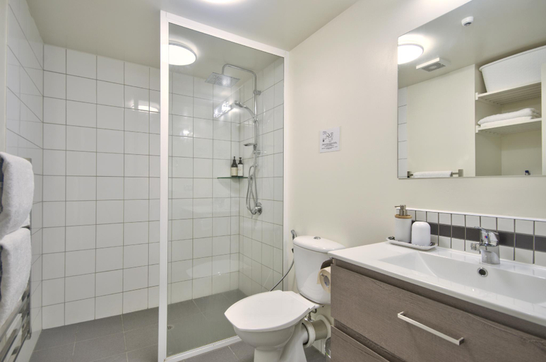 Bathroom 3, Whistler Holiday Apartments, Queenstown-Lakes