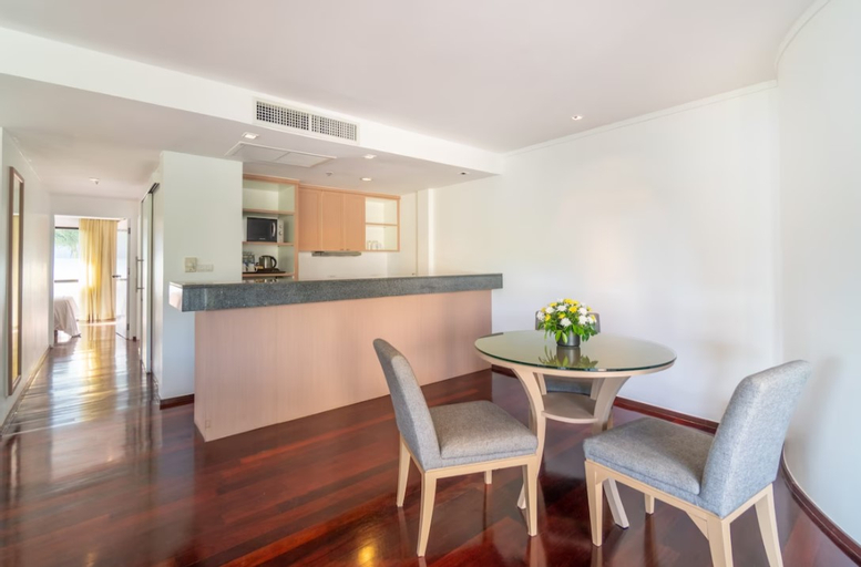 Dining Room 1