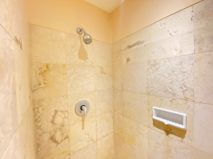 Bathroom 3, Fancy And Nice 2Br At Braga City Walk Apartment, Bandung