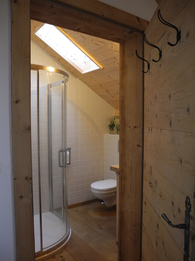 Bathroom 5, L'Ours, Bas-Rhin