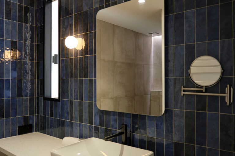 Bathroom 5, Maison Juste, Bouches-du-Rhône