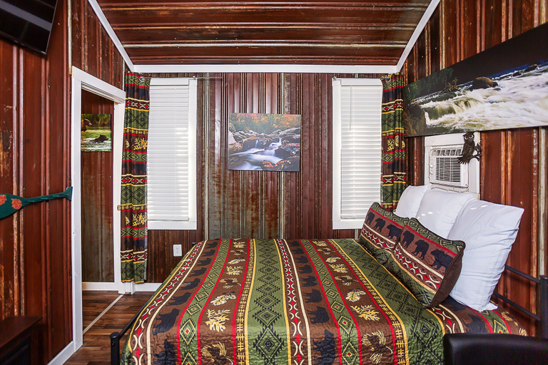 Bedroom 3, Yowie Cabin, Polk