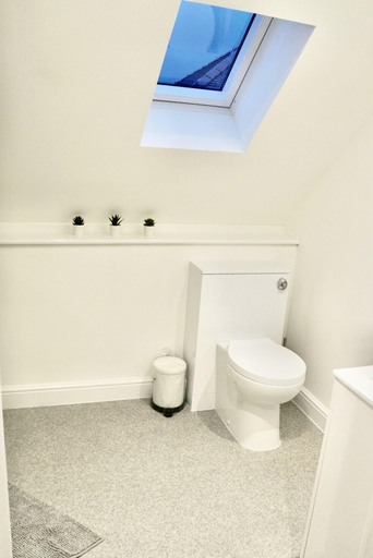 Bathroom 4, Leworin, Stirling