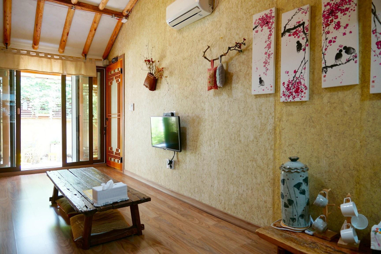 Bathroom 3, Gyeonggijeonyeonga, Jeonju