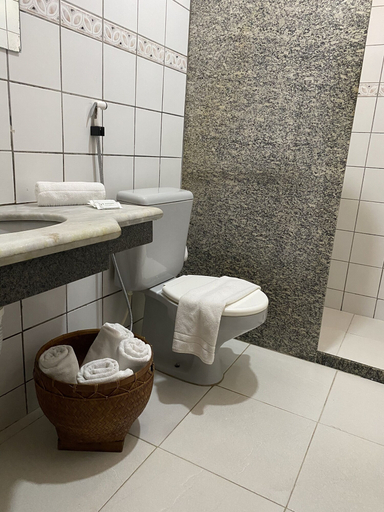 Bathroom 4, Rede Andrade Estrela Dalva Praia Hotel, Porto Seguro