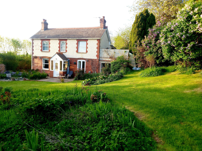 Others 4, Luxurious Entire Studio in Axminster Suitable for, Devon