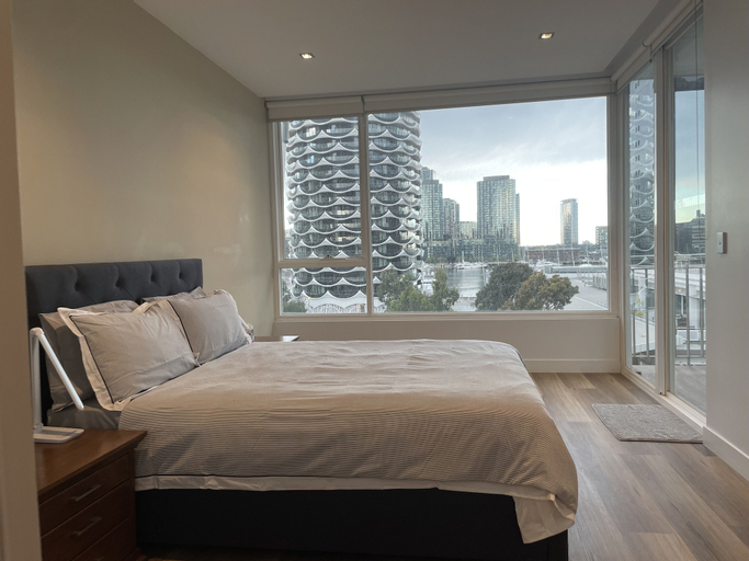 Luxury Penthouse Above the Shopping Town, Melbourne