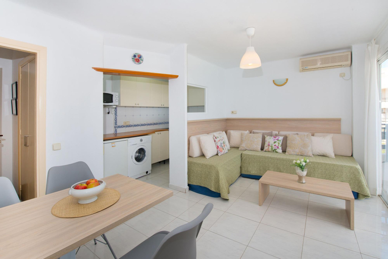Bedroom 4, Apartamentos Calablanca, Baleares