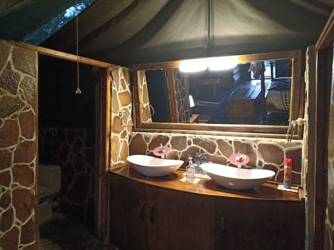 Bathroom 3, Mara Duma Bush Camp, Narok West