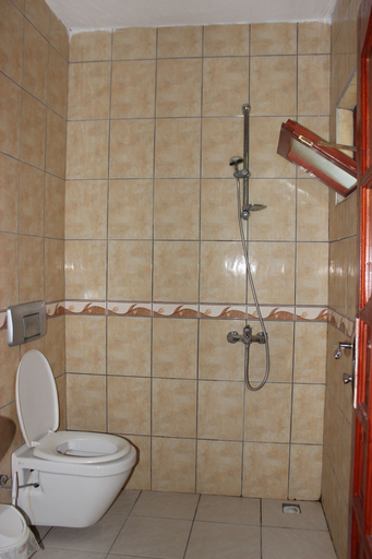 Bathroom 5, Alibaba Pension, Kemer